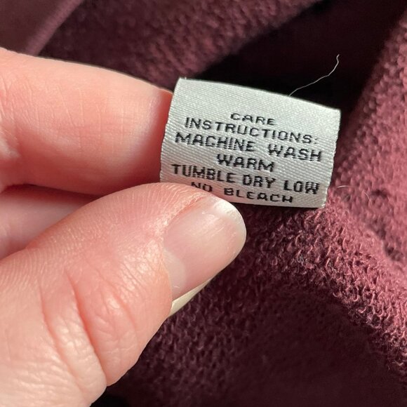 J Peterman Being Comfortable V Neck Sweatshirt Small S Burgundy Red Pullover - Picture 5 of 5